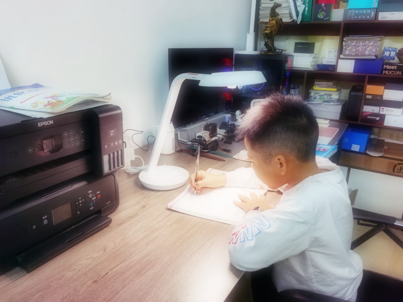 如何做到工作与关注孩子学习两者兼得？终算找到两全其美的方法了