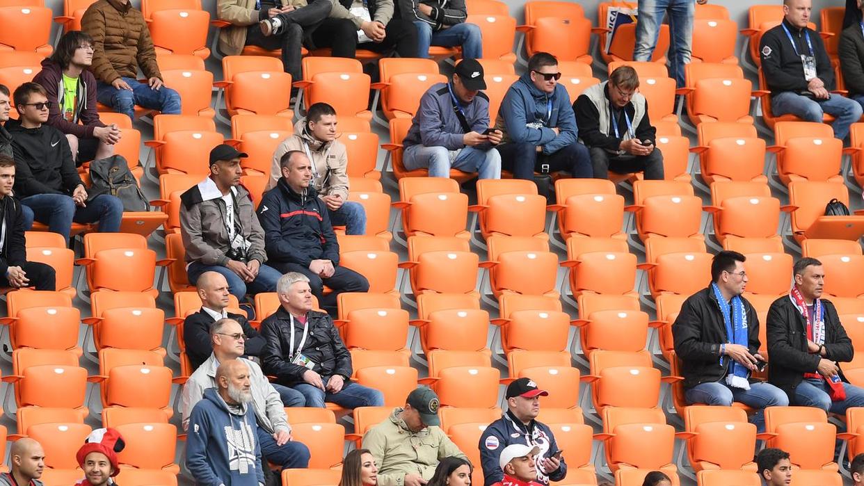 俄罗斯世界杯球场（世界杯上座率造假？4万人球场坐了41721人，看台却有大片空白）