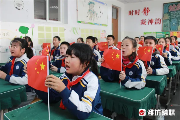 潍坊市积极推动落实党的十九届六中全会精神进校园进课堂