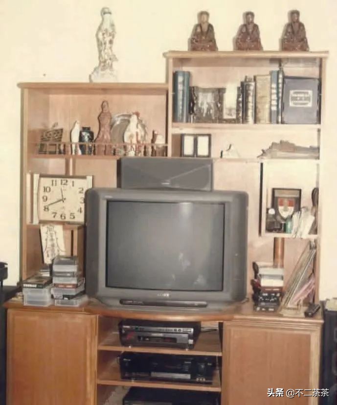 她是当时上海滩五大歌后之一，老年时感叹：婚姻几乎毁了我