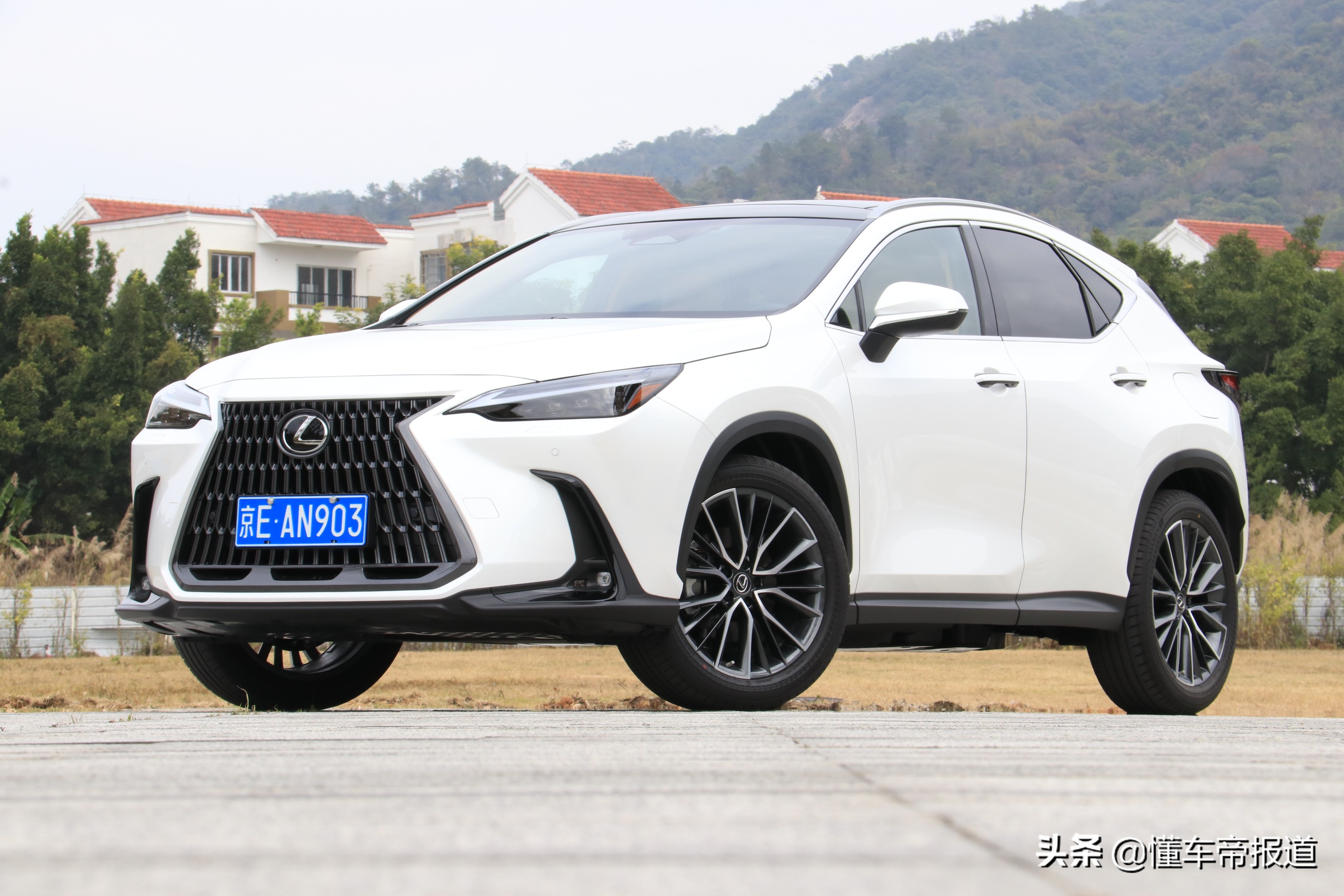 新车｜比奔驰柔顺，底盘质感不输奥迪！雷克萨斯NX 350h你得这么玩