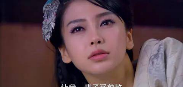 打戏无力、假吃、用十个替身，比起老戏骨，这些流量演员太拉跨了