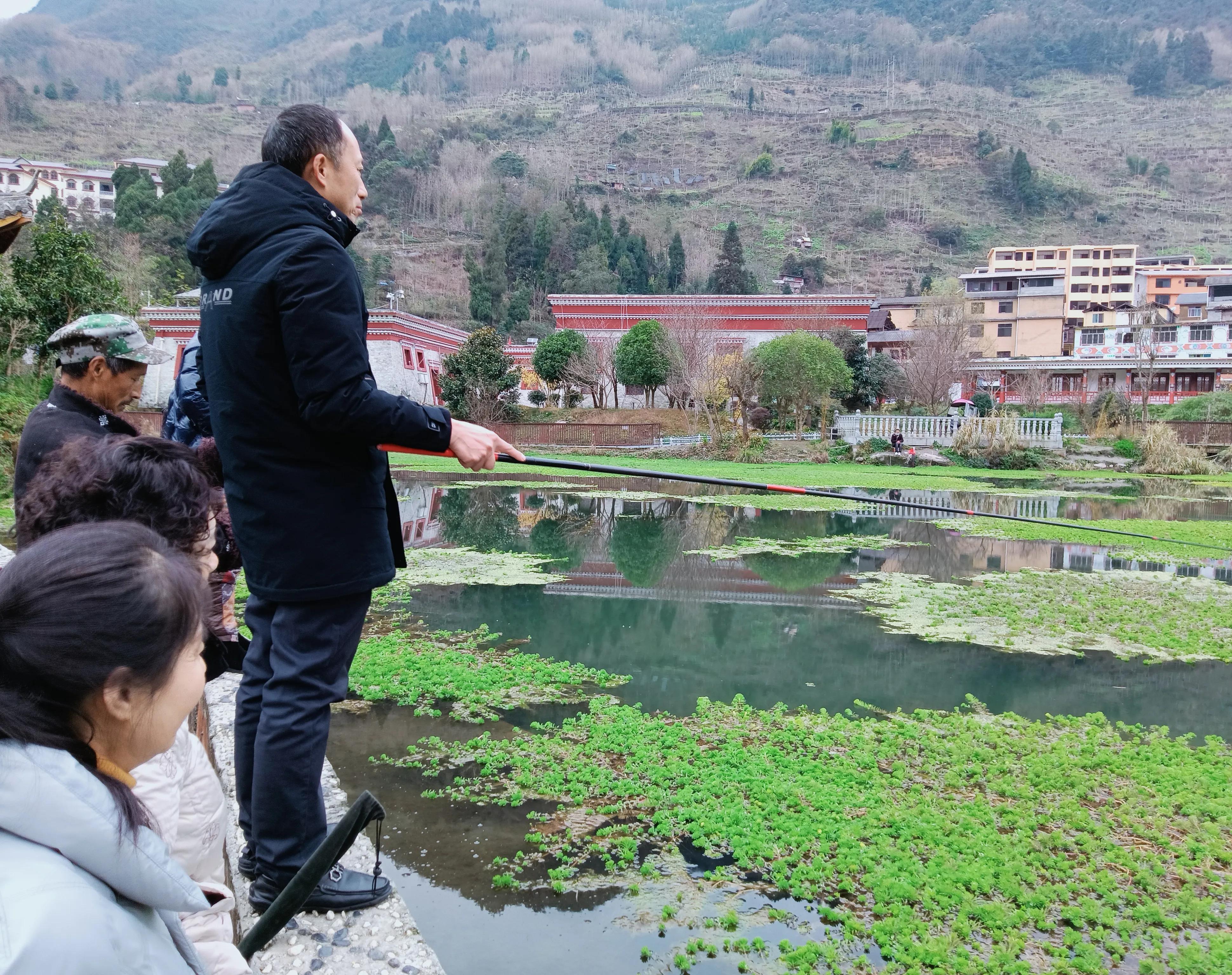 都江堰南桥老街(胜地寻踪：民族地区的一个古镇，原来是都江堰的一个乡（多图）)