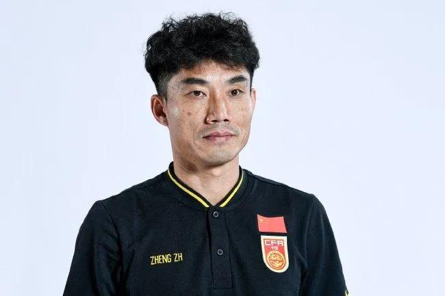 郑智也拍摄了球员定妆照(郑智拍摄教练和球员二版定妆照，他会是国足十二强赛的救世主吗？)