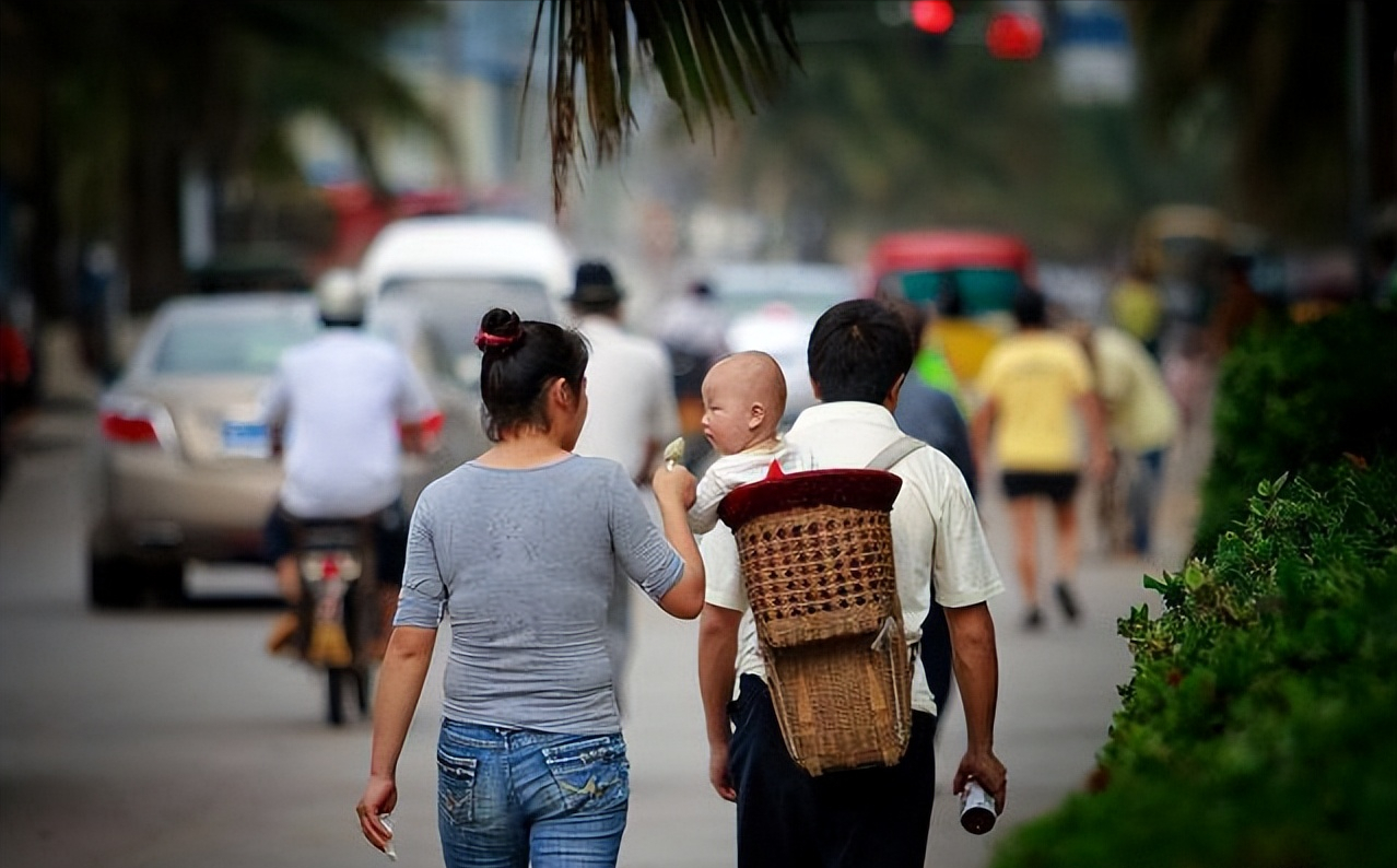 轰动一时的中国首例5胞胎：父亲因劳累过世，孩子们已考上大学