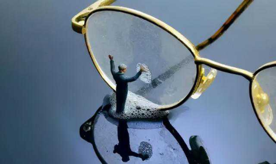 框架眼镜居然有寿命，你的该换了吗？