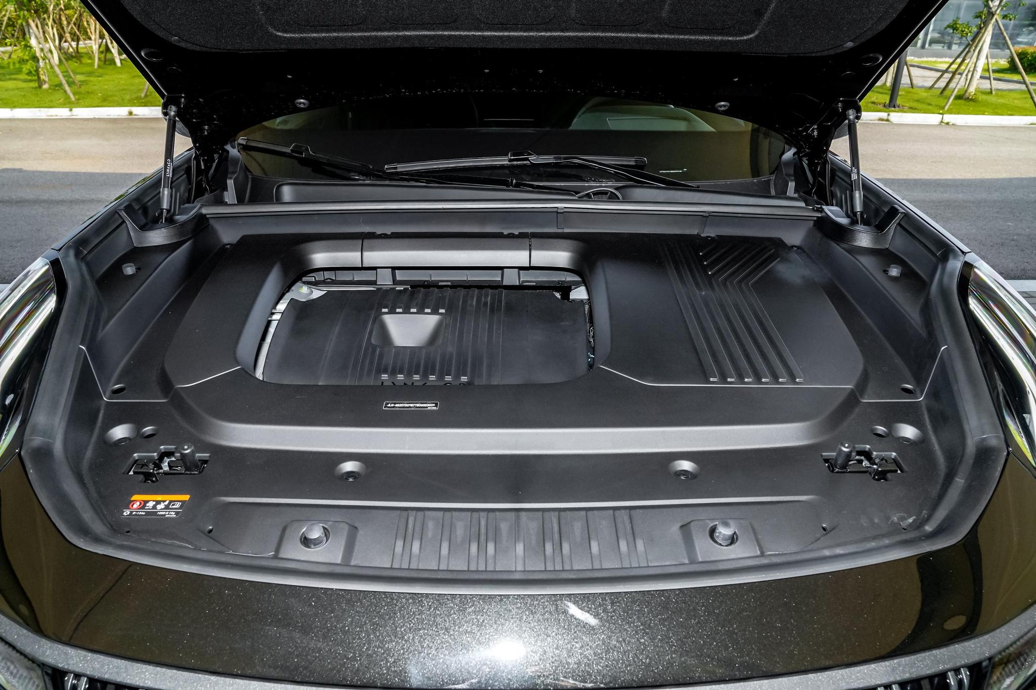 30万左右，我会选3台中大型SUV，254马力+全时四驱，实用还有面子