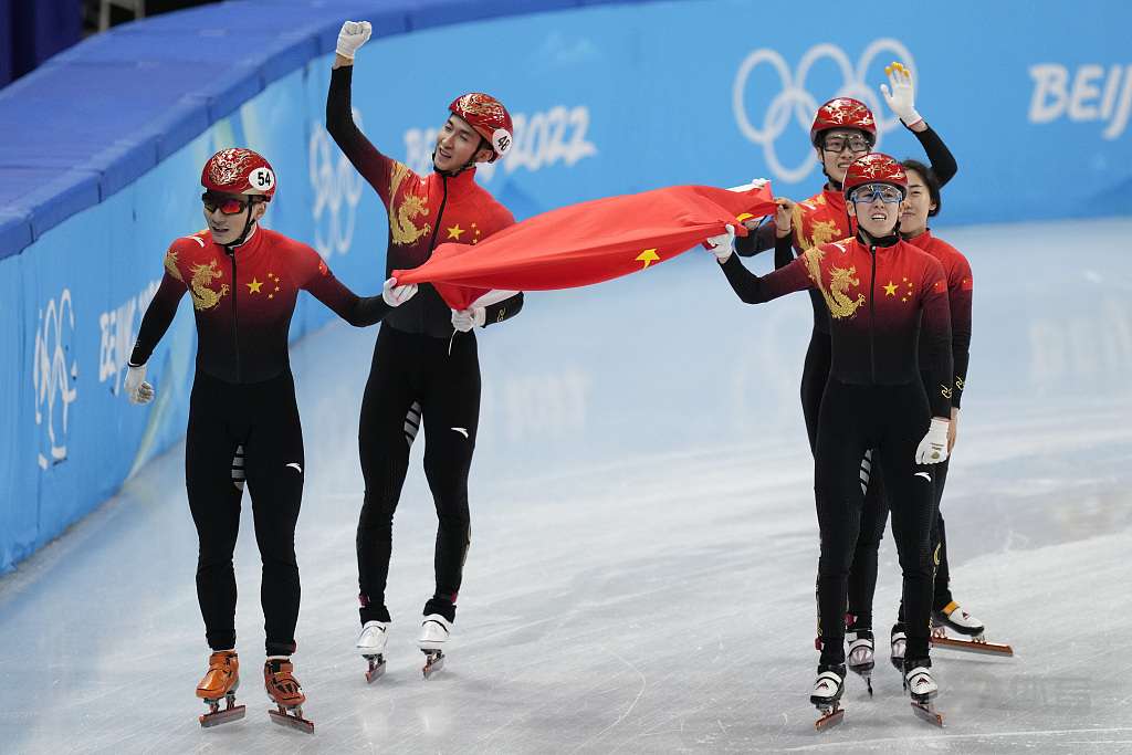 首金！短道速滑混合接力决赛中国队夺冠