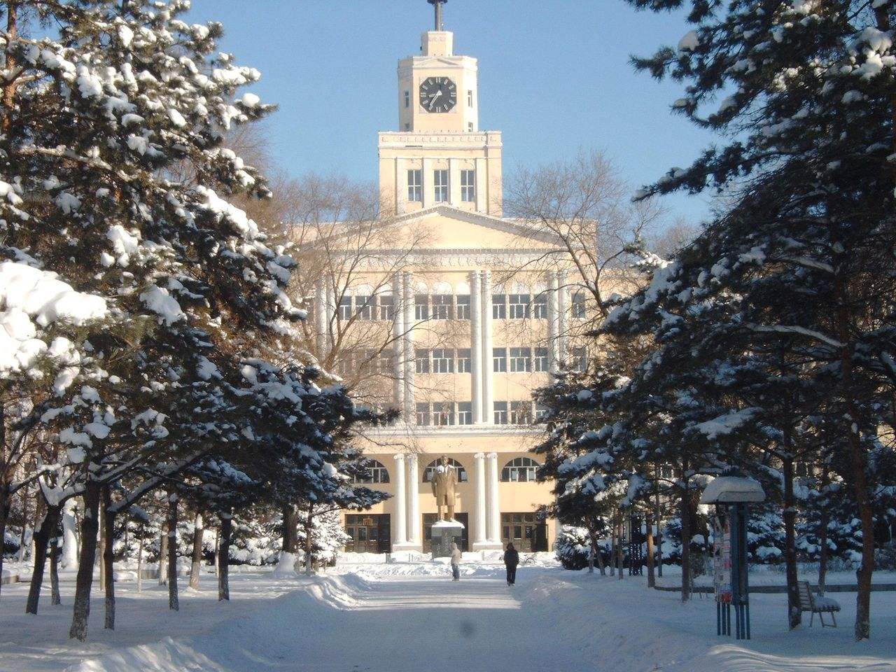 遥远的佳木斯大学，2021年理科录取线大幅下滑，河南考生要选吗？