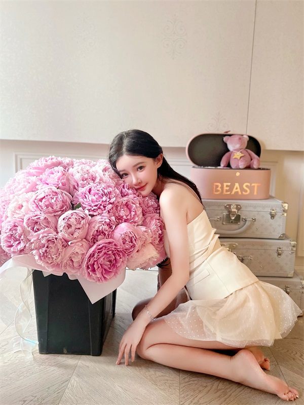 孙心娅闲暇生活照曝光 清纯甜美俏皮可爱