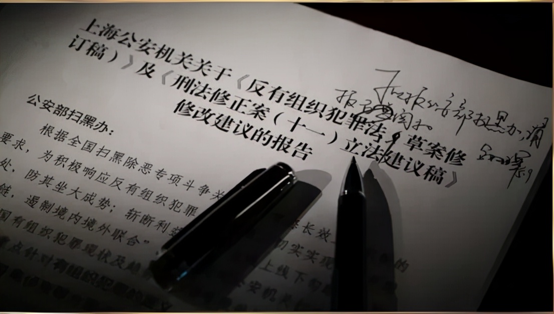 “你不肯说，我替你说，尸体在河里……”