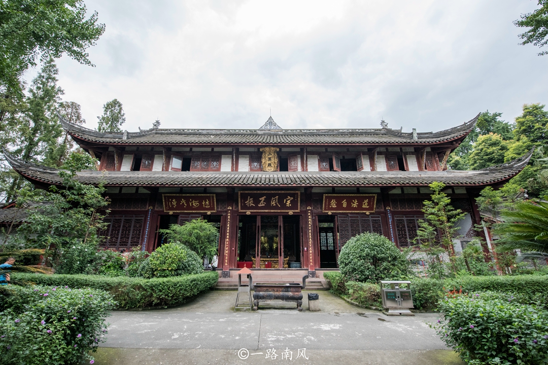 成都青羊宫，既是道教宫观，也是古典园林，唐代皇帝曾在此避难