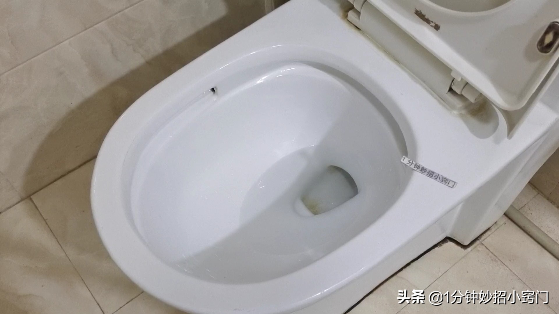 马桶堵了不用愁，两根筷子轻松搞定，快速疏通，不用多花一分钱