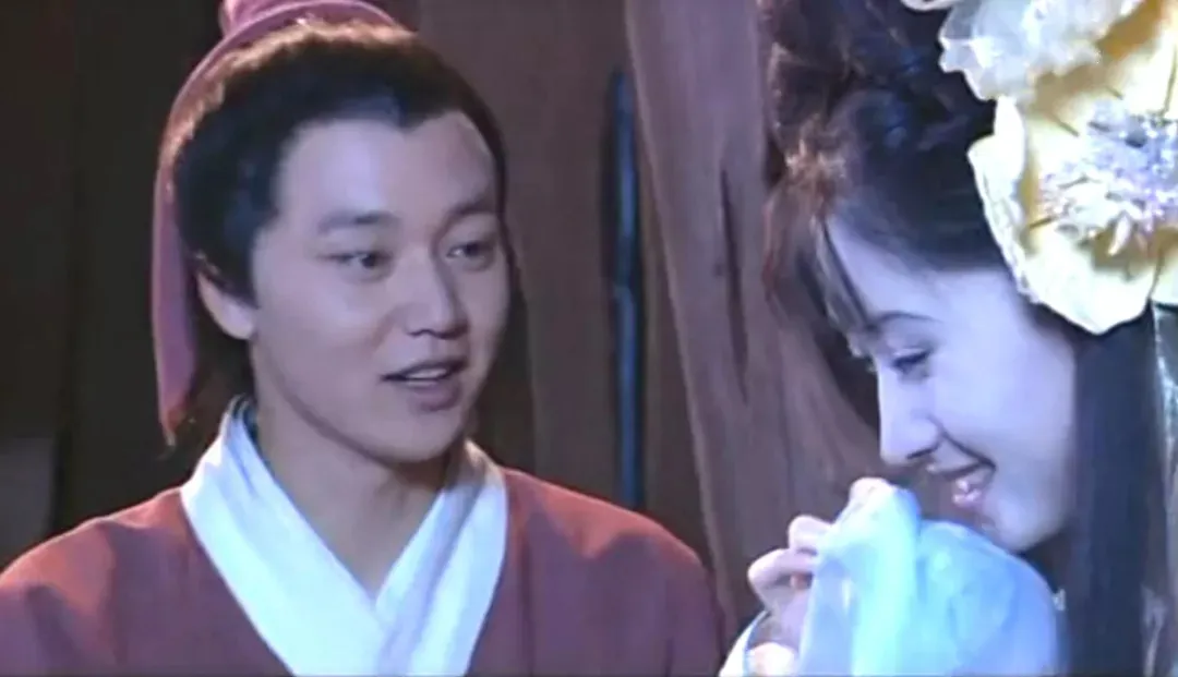 52岁帅大叔《开端》里演技炸裂:初婚净身出户,39岁二婚娶小娇妻,却因摸小鲜肉手上了热搜