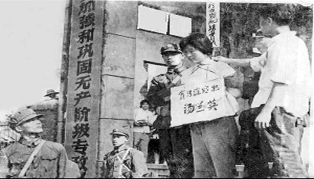 女贪官汤兰英落马记：贪污4万余包养7个情夫，终被挚爱举报