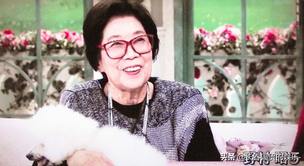 95岁独居女星突传陈尸家中，圈内友人哀悼：倒下时没人在身旁