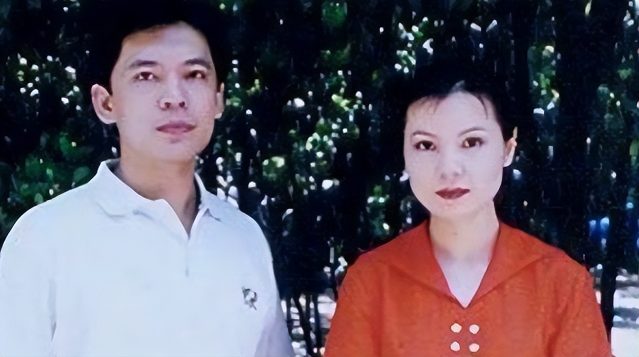 有一年,女儿何雨果要参加大学考试,何政军没有接任何电影戏剧的工作.