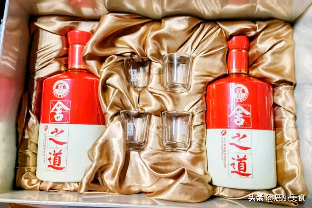 推荐8款“中档”白酒礼盒,包装高档酒好喝,春节送礼,好看有面