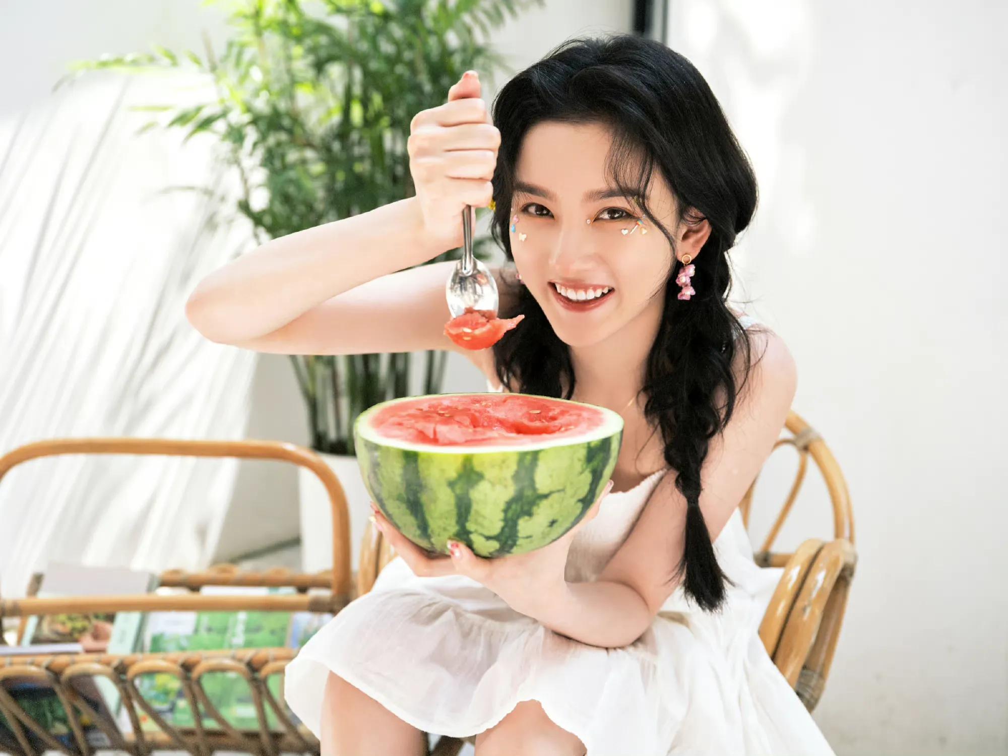 宋祖儿夏日吃瓜大片