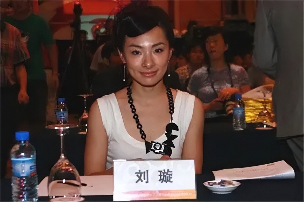 刘璇平衡木冠军怎么好（43岁奥运冠军刘璇近况，嫁入豪门被宠成少女，如今已是霸道女总裁）