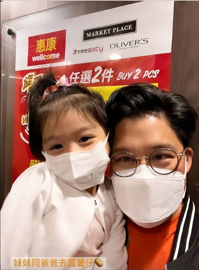 霍启刚小女儿正面照曝光！白裙配公主头纯美可爱，五官复刻郭晶晶