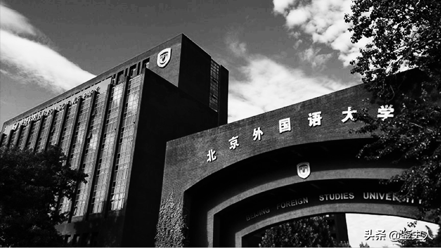 中国大妈身价千万惹众怒，在非洲被判15年，国人却拍手称快