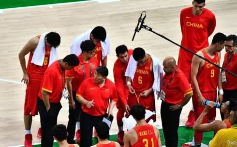2016男篮奥运会中国队（16年奥运会，中国男篮阵容都有谁？多人遭遇大伤，有人成为经纪人）