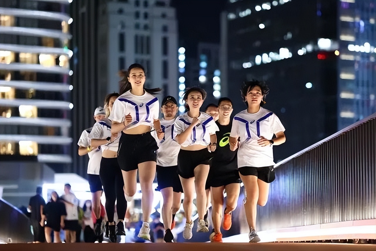 名牌跑鞋制造全過程（日本“跑鞋之王”：年銷售額超過200億元，耐克靠抄襲它起家）
