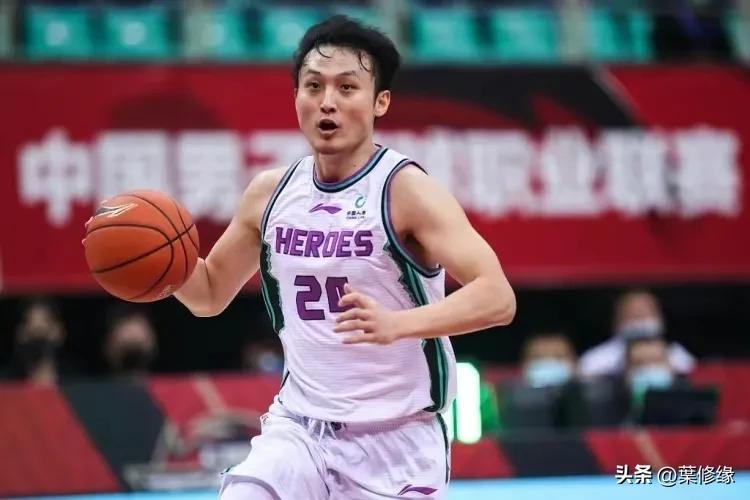 篮球运动员江南（王汝恒已经和山西男篮汇合，希望他在山西男篮迎来职业生涯第二春）