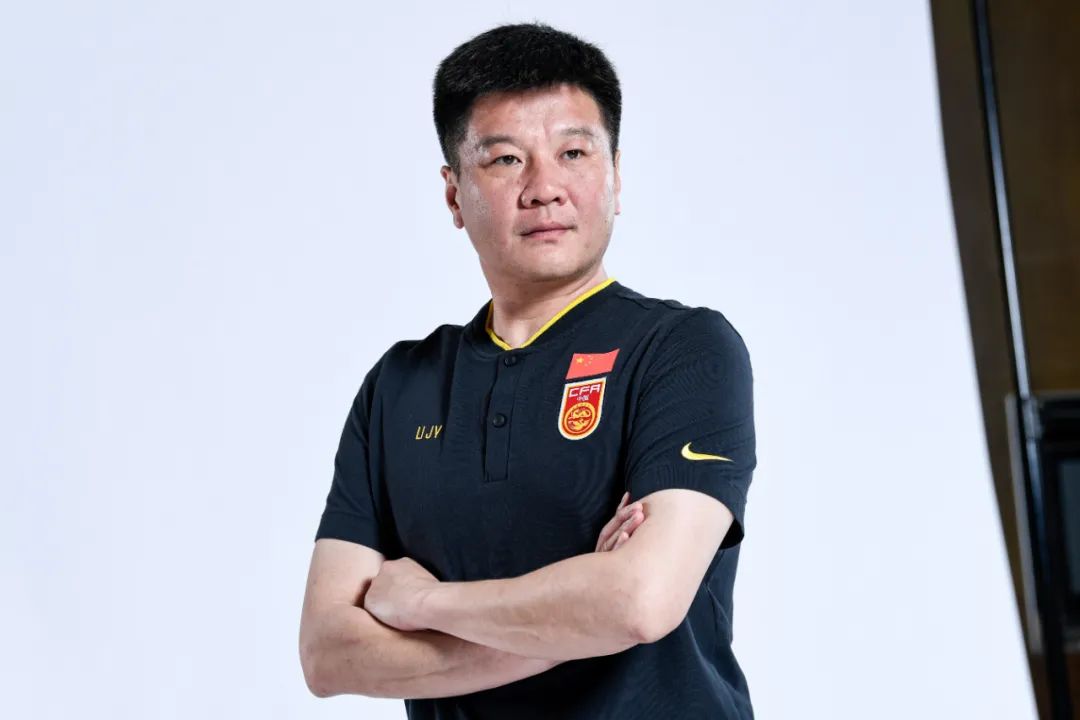 李金羽谈中国足球（李金羽：足球给了我比较辉煌的前半生，哪怕吃苦受罪也会不离不弃）