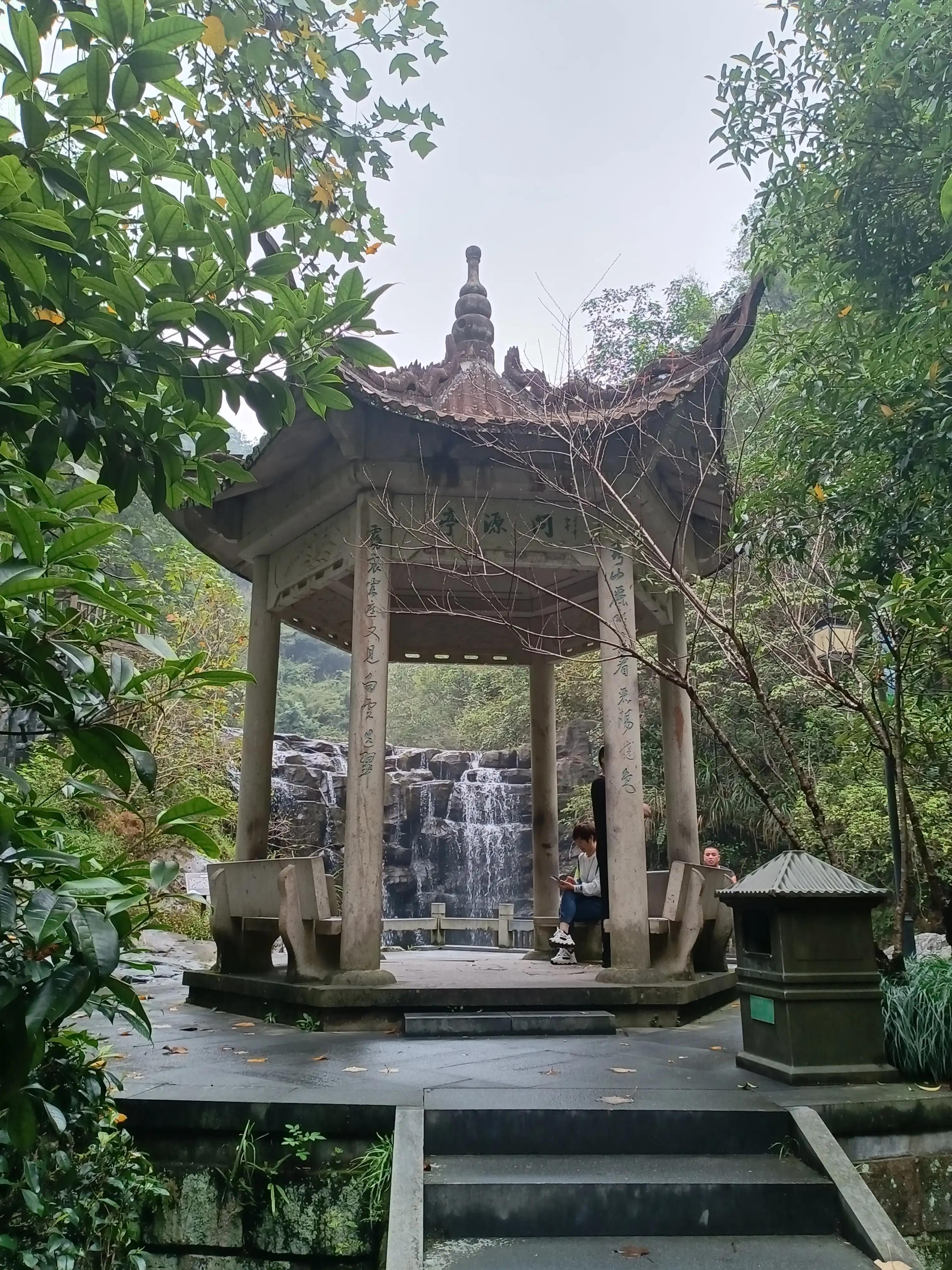 行到水穷处，坐看云起时一一雨游白云山