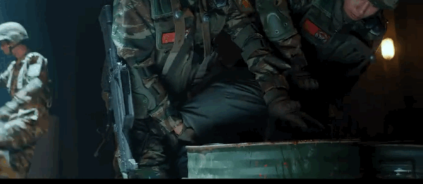 《王牌部队》顾一野用沉锚效应套路牛满仓，玩的就是心理学