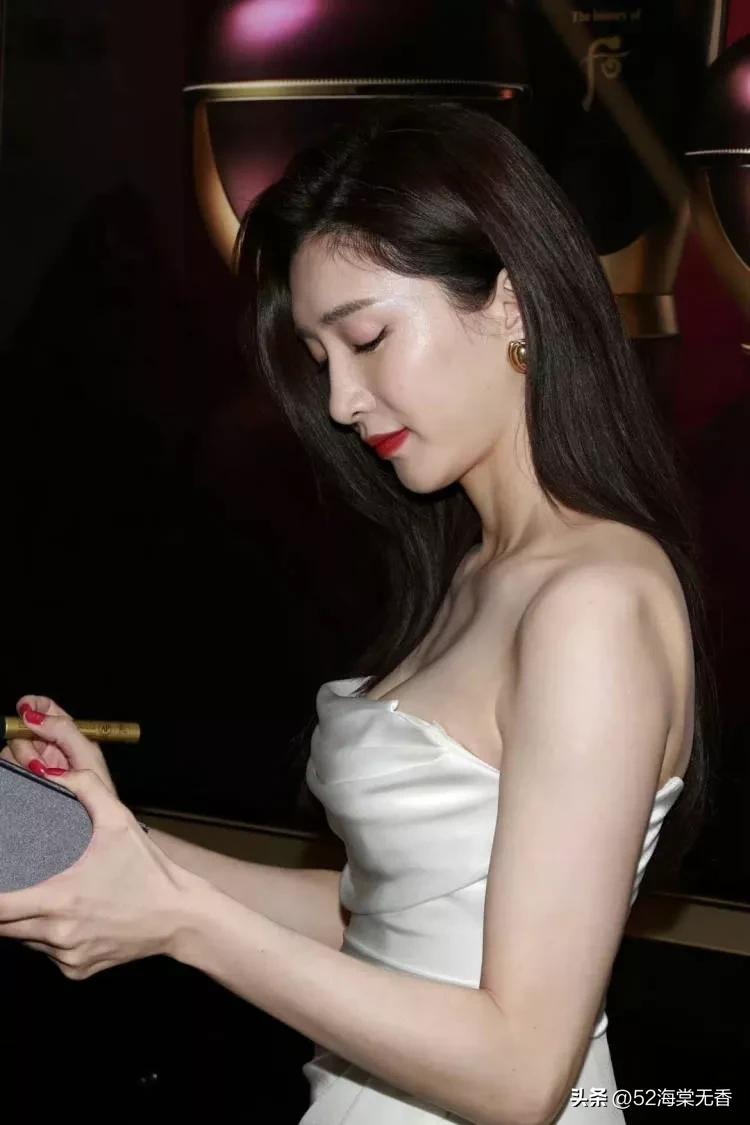 江疏影，有点事业女强人的感觉，不过确实很美