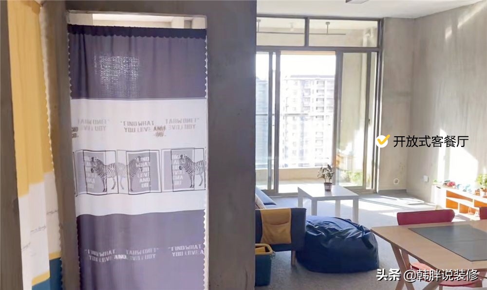 95后小夫妻，为了省钱直接住毛坯房，“家徒四壁”反而更温馨舒适