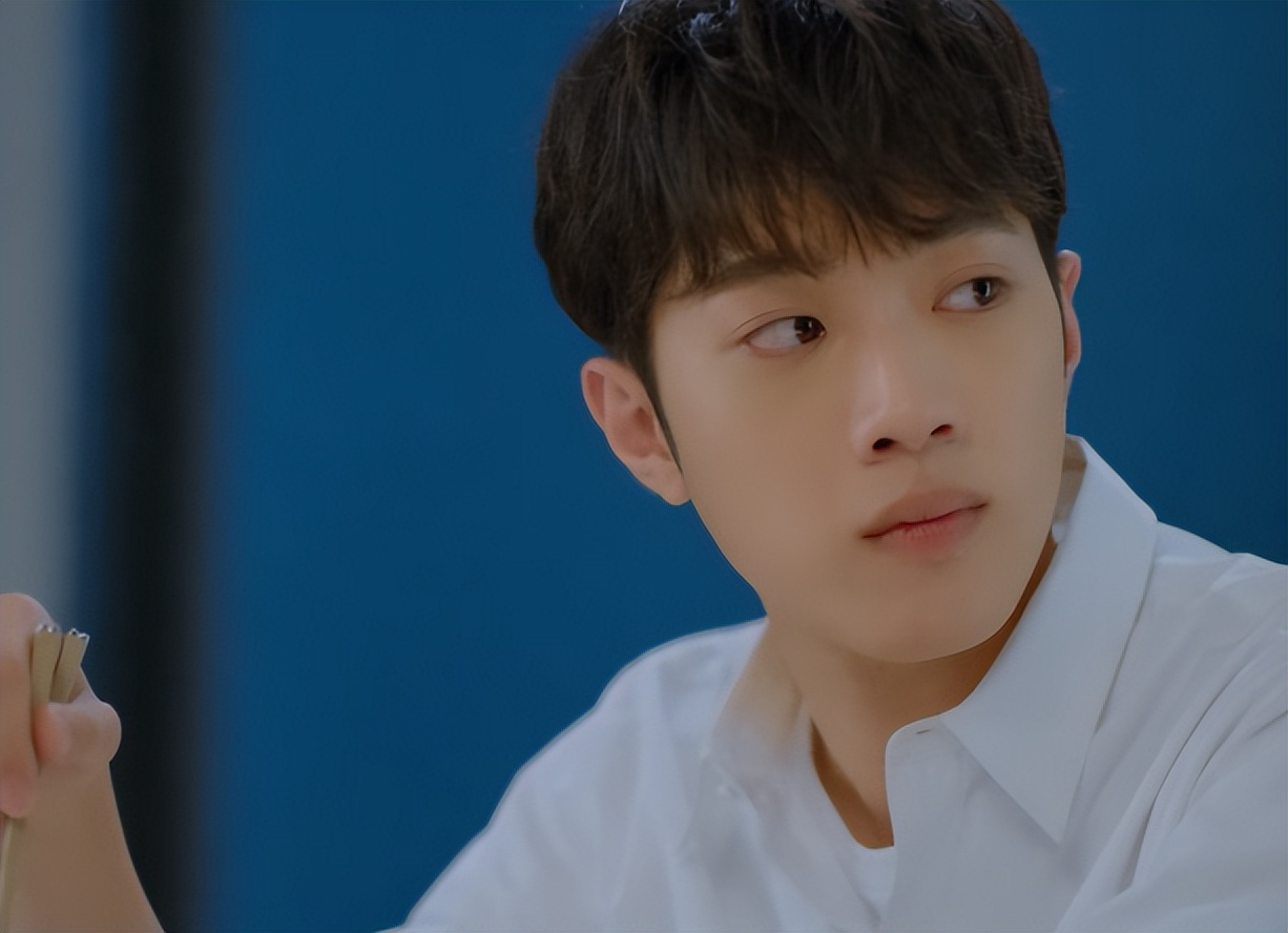 播8集，冲到榜单第一，baby令观众成功入坑，言情剧有天花板了？