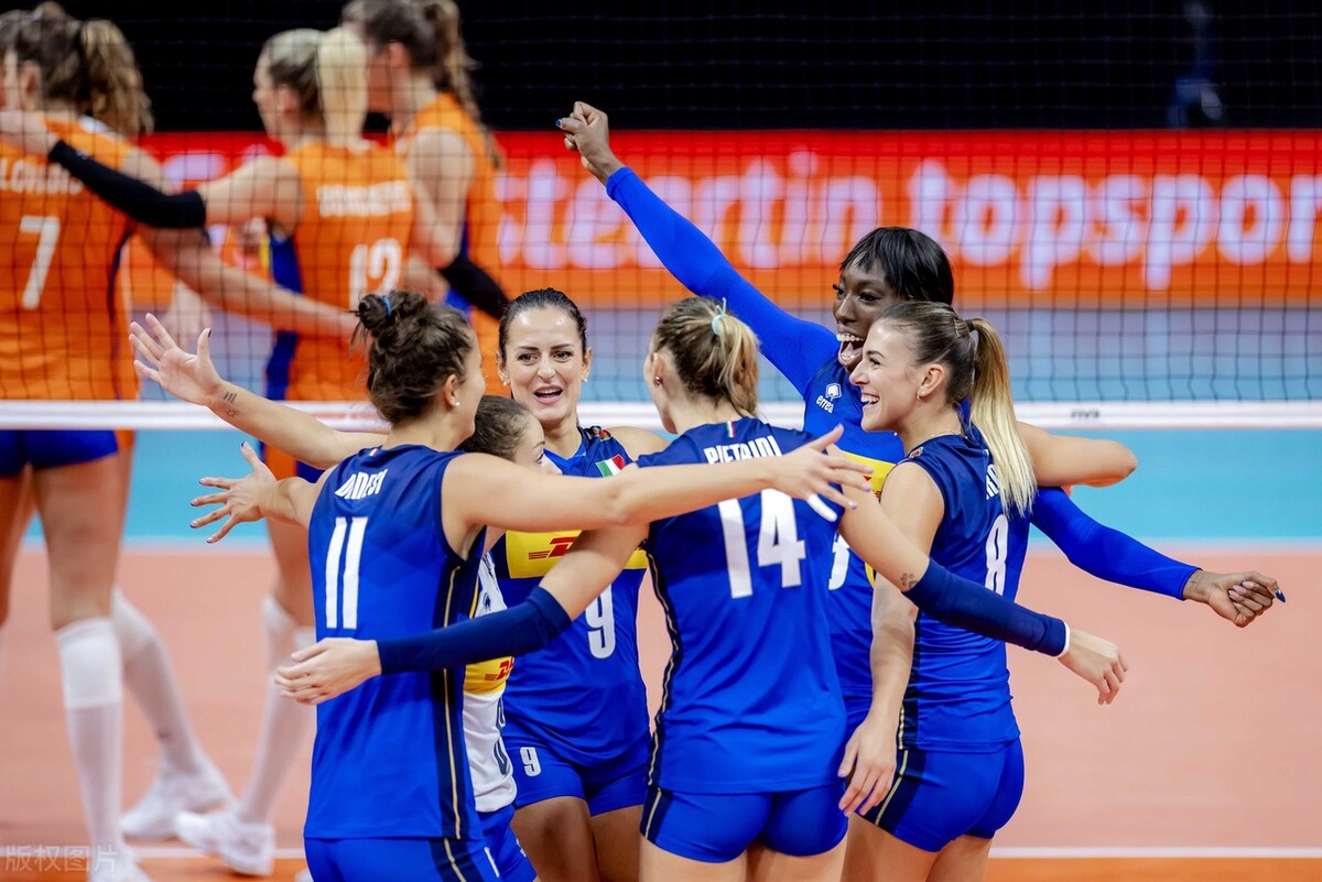 中国女排最新消息现场直播（CCTV5直播，中国女排决战意大利，李盈莹携2位王牌助蔡斌冲4强）