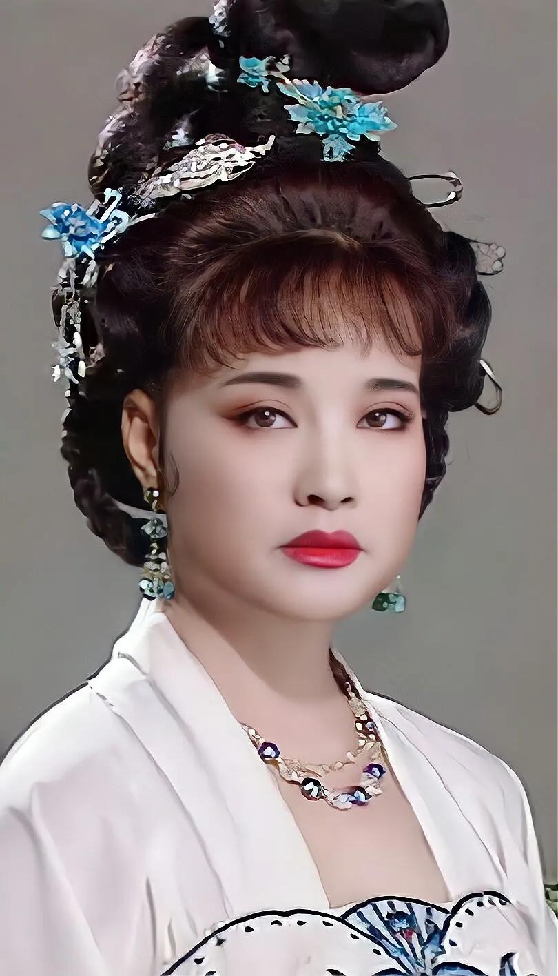 43岁的她，演16岁的少女，竟毫无违和感，真的太美了