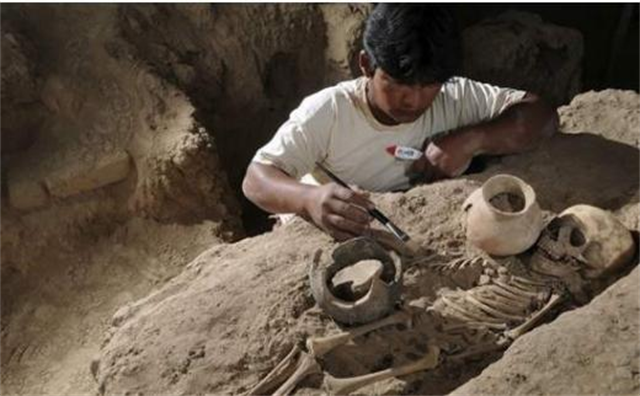刘墉墓地发掘形象反转