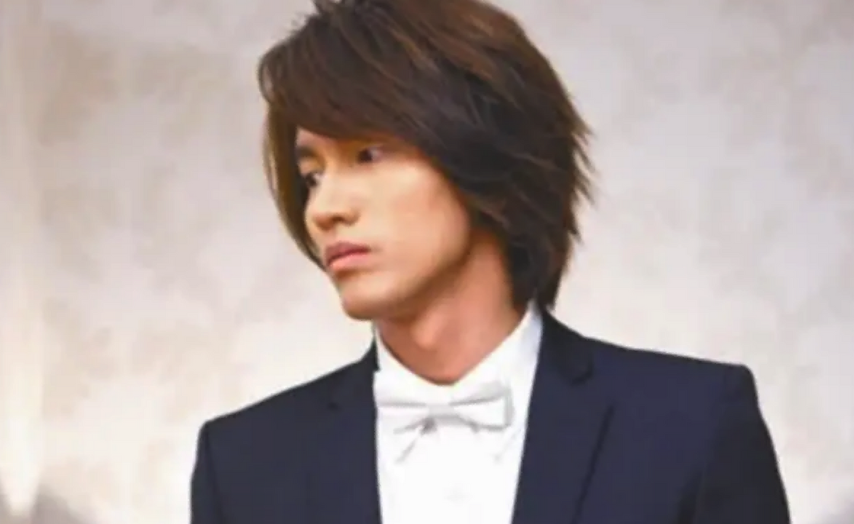 留长发却不娘的6位男明星，个个五官硬朗，野性又帅气