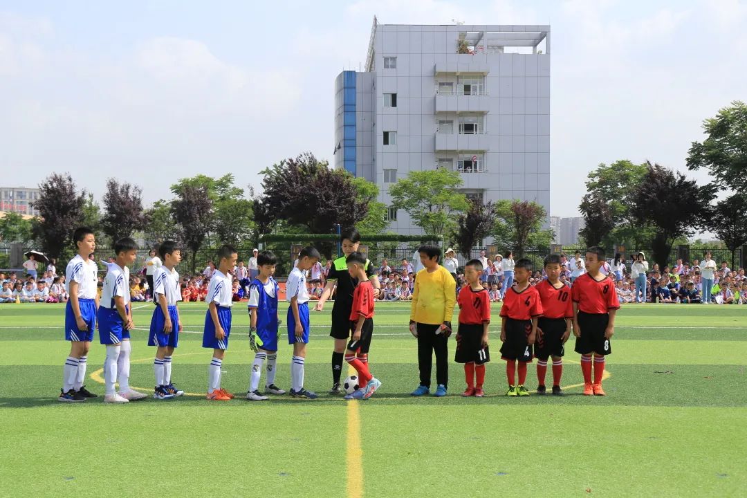 双流区西航港小学首届“星港杯”校园足球联赛开幕式成功举办