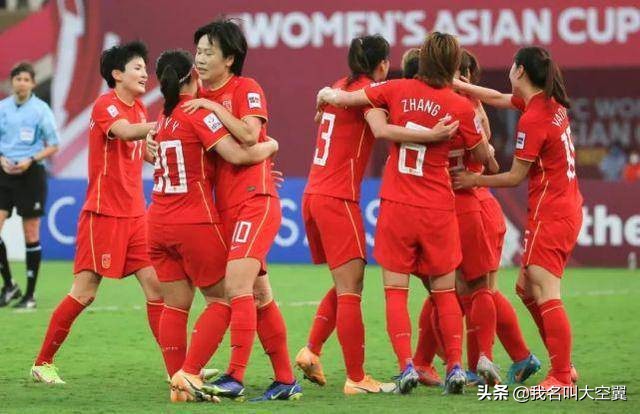 3比2，补时绝杀！中国女足完成史诗级逆转夺冠，球迷怒批男足