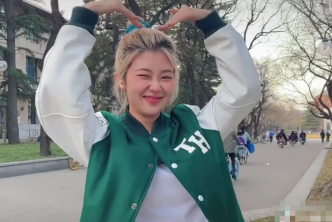 原来家长也“双标”，清华女孩“另类发色”走红，评论区却一边倒