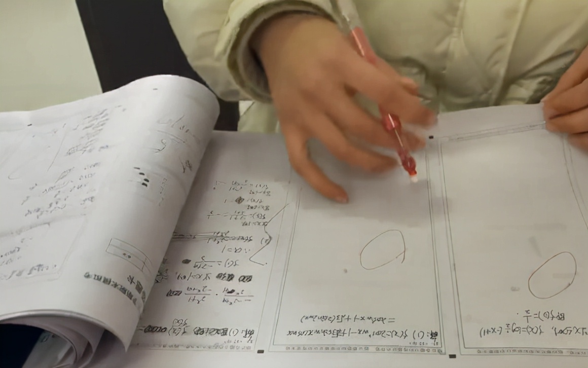 期末考试结束，数学老师的快乐又来了，“零蛋”画得越来越顺手了