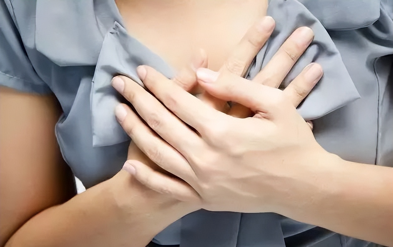 为什么有时候胸口会突然痛几下？是心脏病的信号吗？不要瞎想