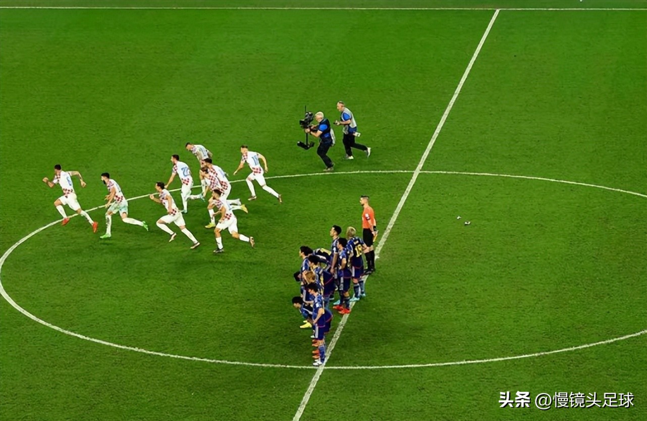 世界杯日本为什么下跪（反差！日本队罚丢3个点球，球员跪地，情绪沮丧，对手疯狂庆祝）