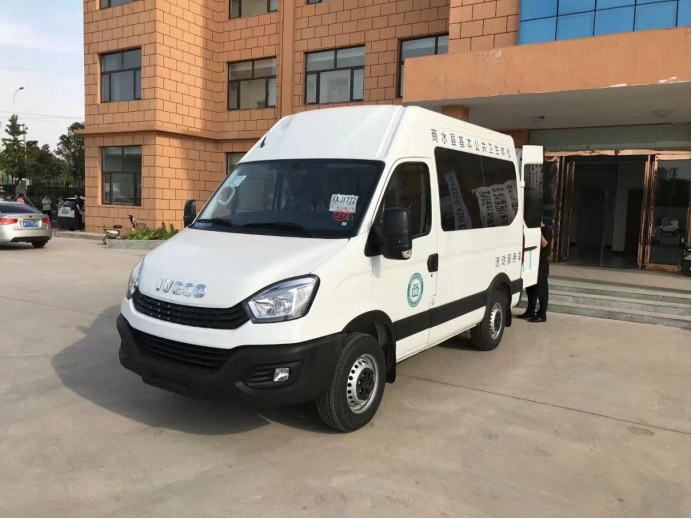 有溫度有力量，南京依維柯批量交付21臺移動醫(yī)療巡診車
