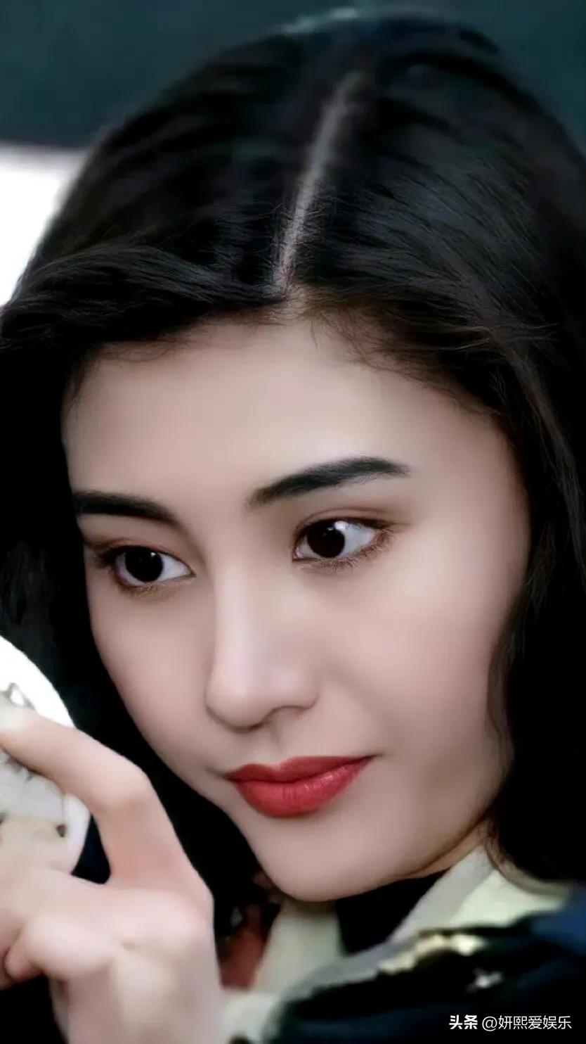 李嘉欣:五官精致 ,精美绝伦