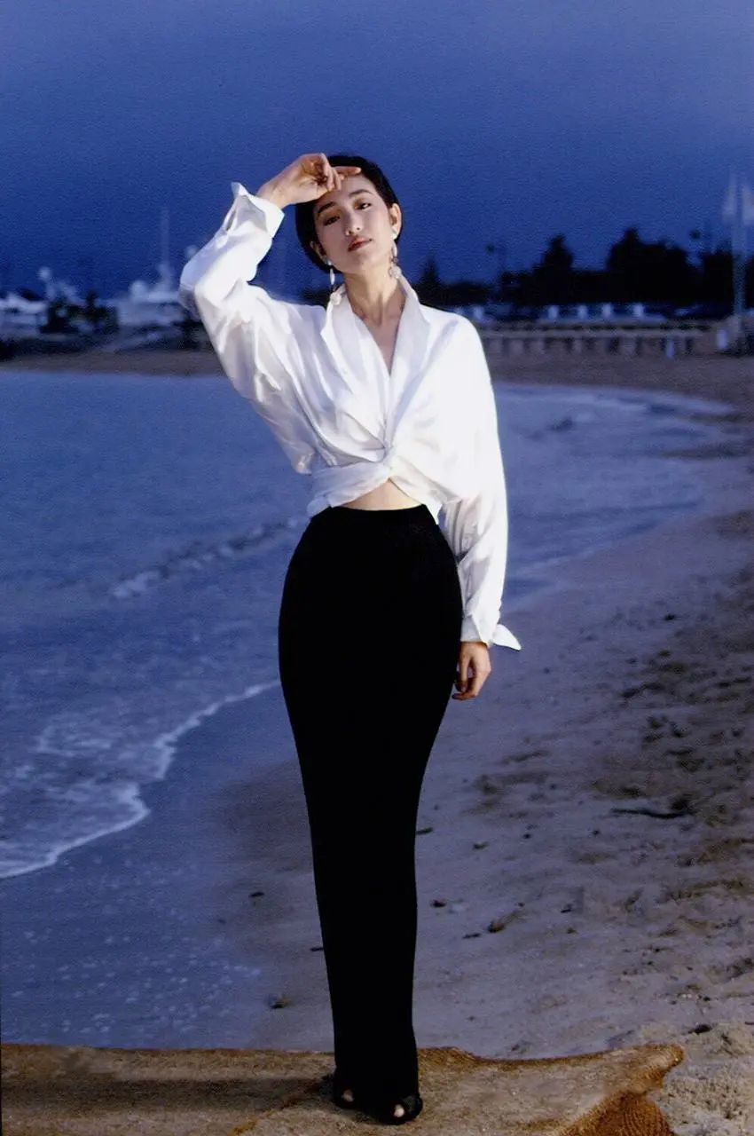 同样饰演“村妇”，哪一位才是观众心中的“惊鸿一瞥”？