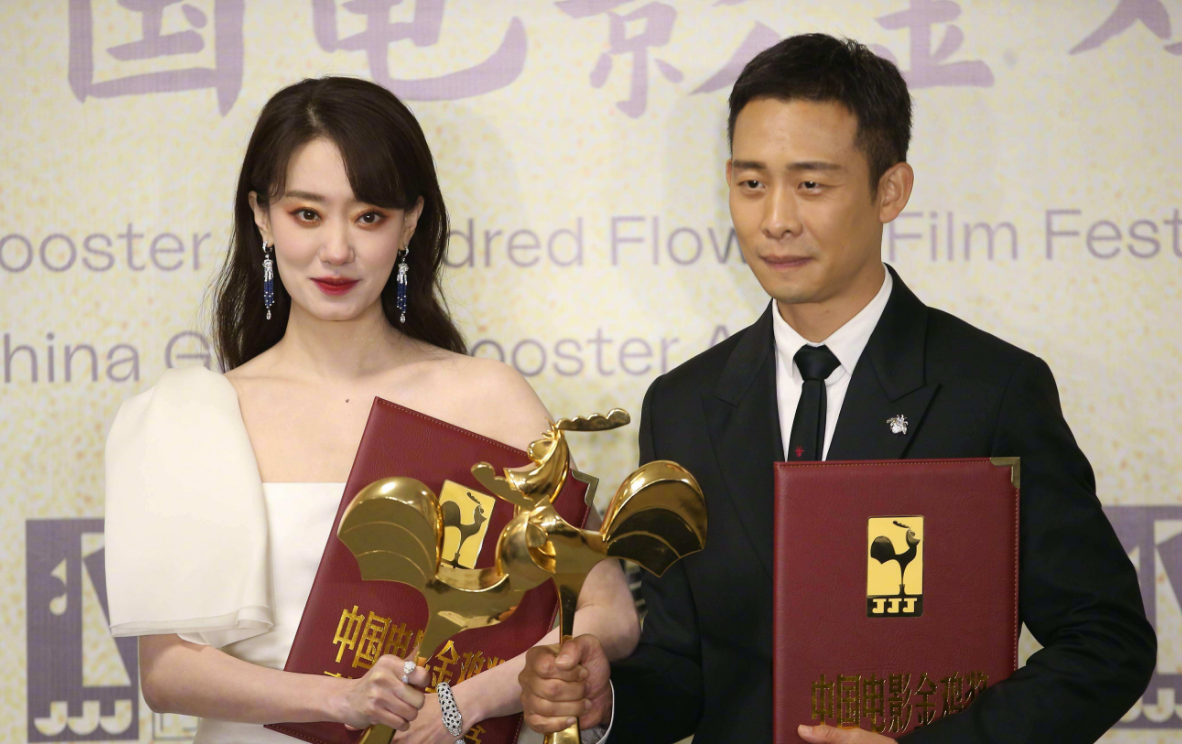 而在张译努力发展演艺事业的时候,作为他的妻子,钱琳琳则一直安心的在