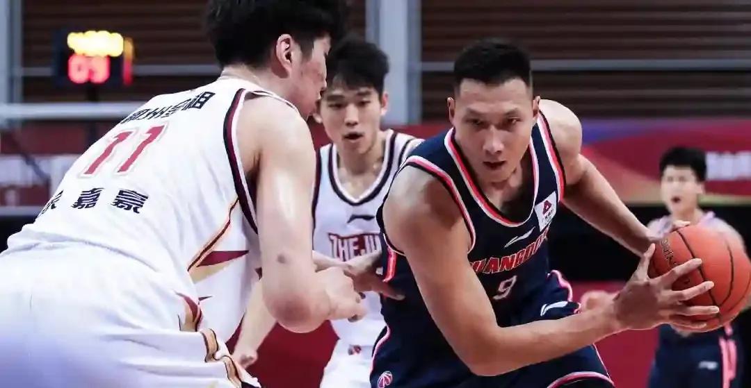 cba主教练杨鸣在哪里（CBA消息：杨鸣回归，广东浙江再交手，张宁越打越有球星相）
